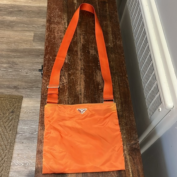 Orange fun Prada purse for summer - Picture 1 of 12